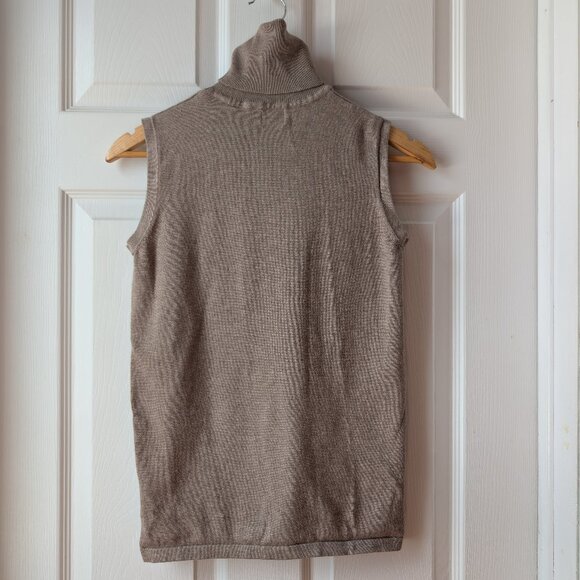 Knit Sleeveless Turtlenack - Picture 2 of 7